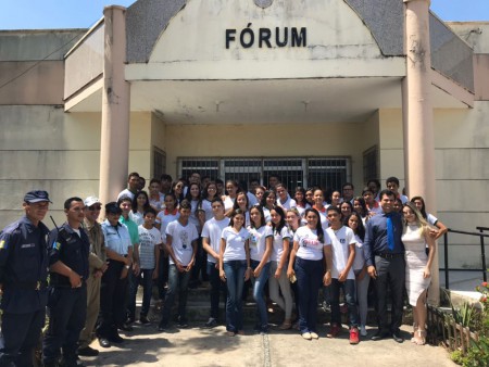 Estudantes de Camocim visitam fórum no Dia da Justiça